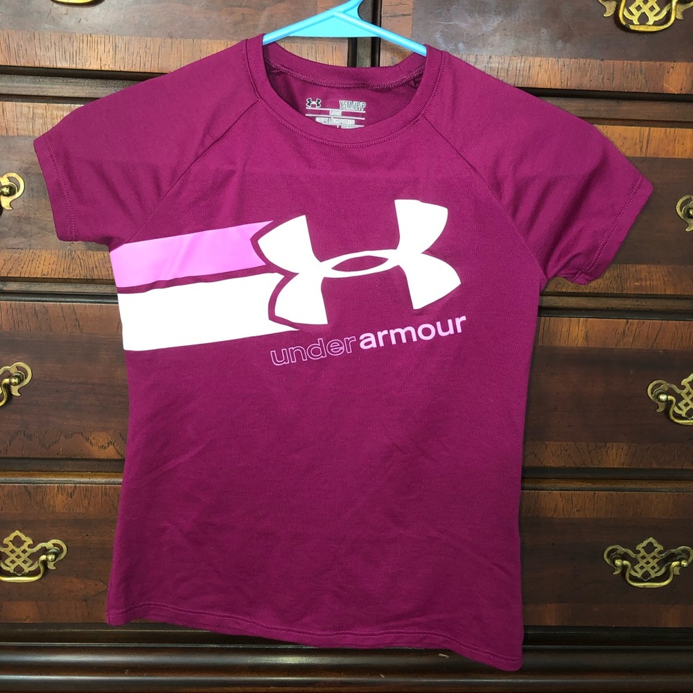Girls excellent used condition Under Armour Shirt